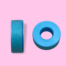 Load image into Gallery viewer, a close up of a pair of scissors